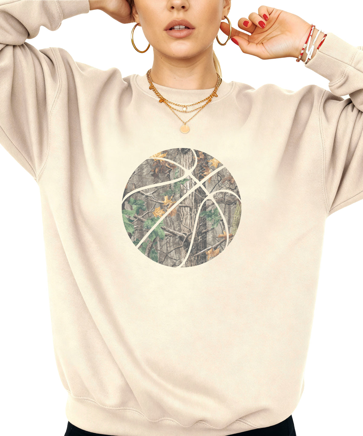 Camo basketball crewneck sweatshirt in Sand, view 2