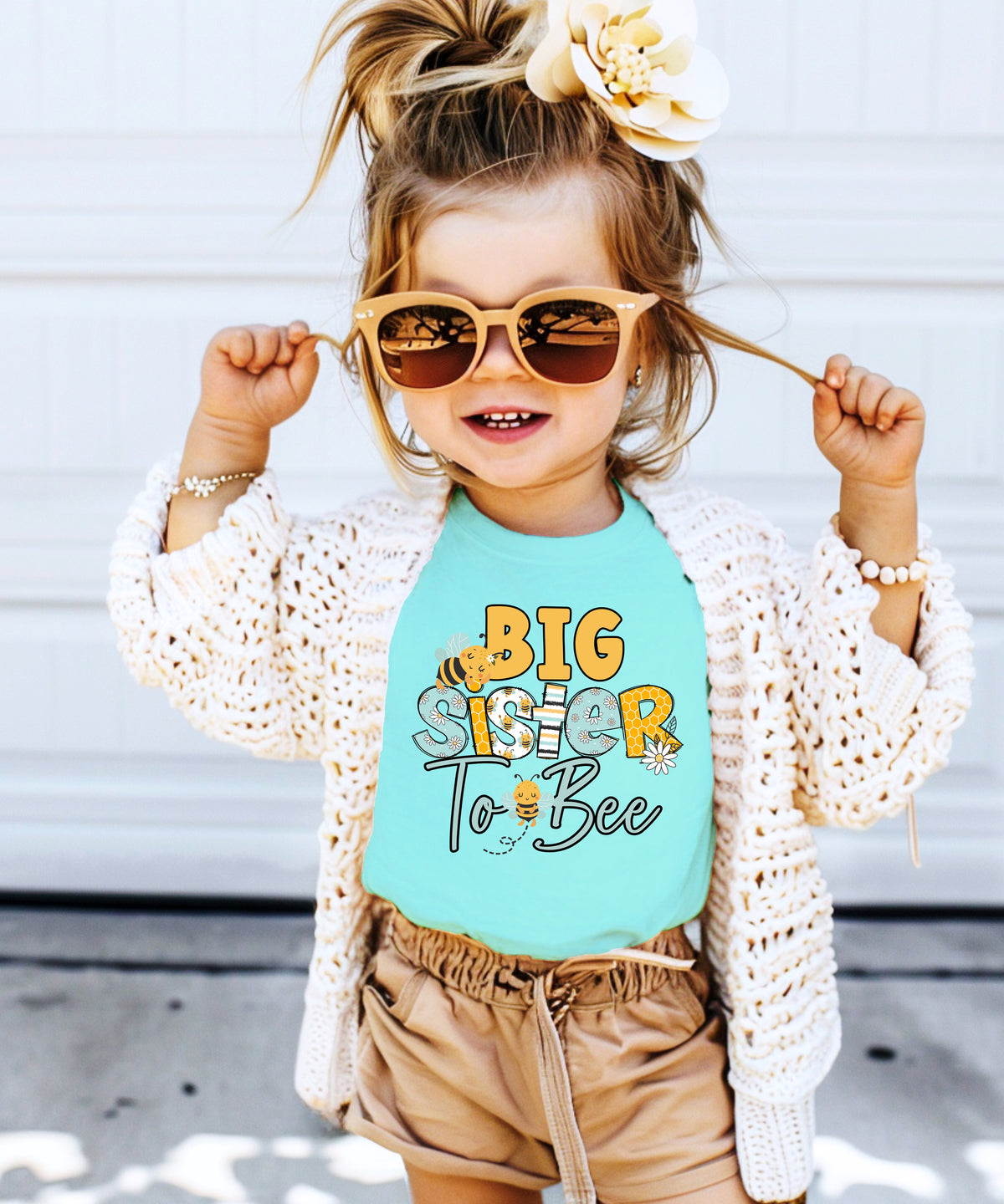 Big Sister to Bee bumble bee sibling reveal tee in Chill, view 3