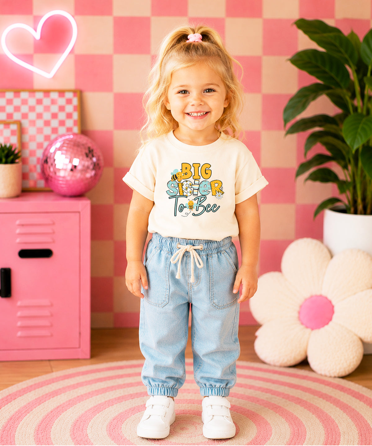 Big Sister to Bee bumble bee sibling reveal tee in Natural, view 4