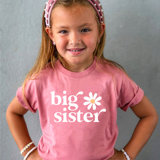 Big Sister Daisy sibling reveal tee for girls in Mauve, lifestyle view