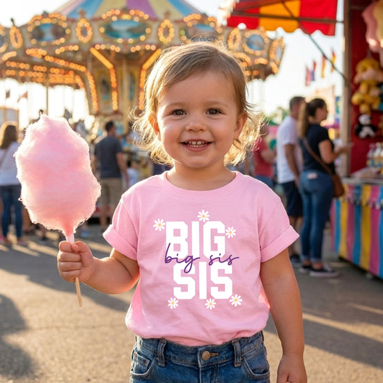 Big Sis Daisies big sister sibling reveal tee - Pink Shirt close up