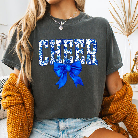 Cheer blue floral bow shirt in Pepper, detail view
