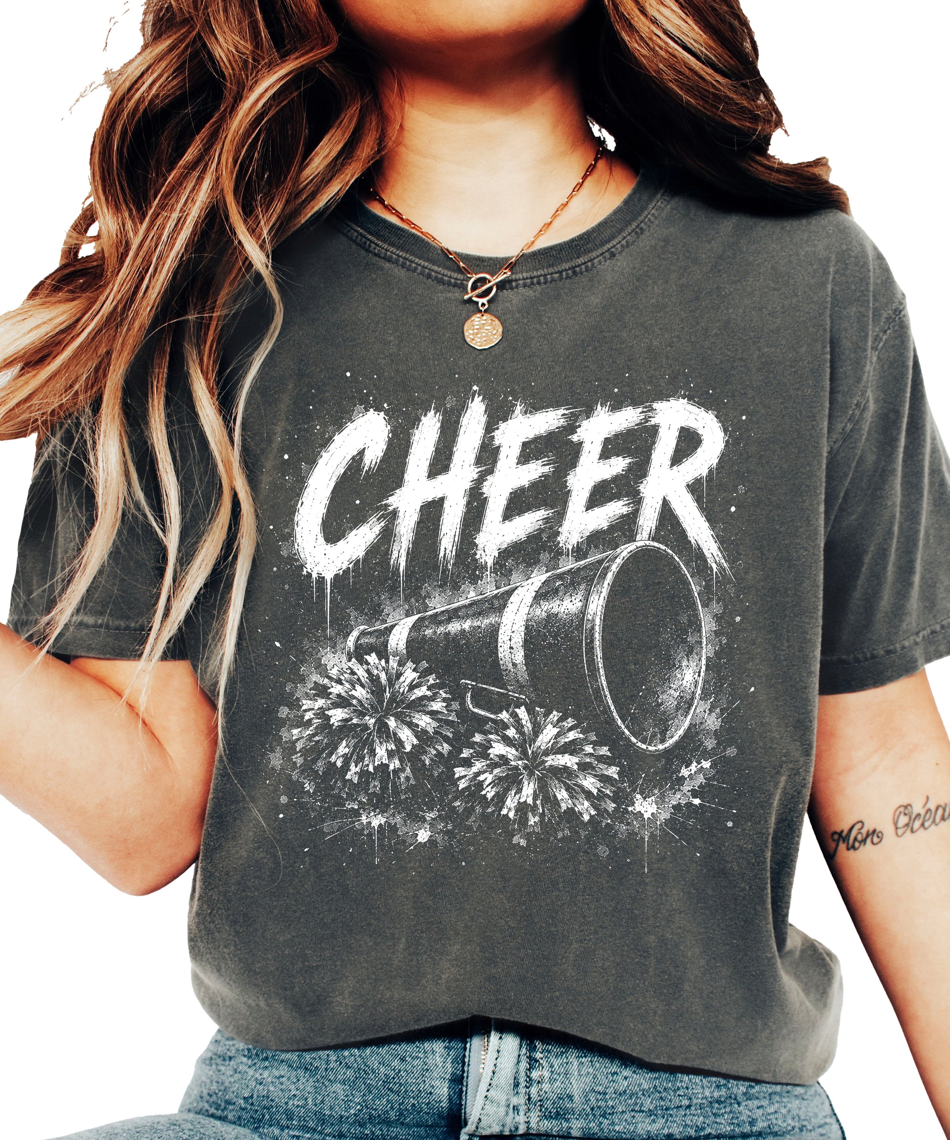 Cheer megaphone and pom poms graphic tee in Pepper, detail view