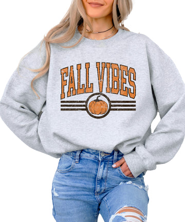 Fall Vibes retro pumpkin graphic crewneck sweatshirt in Gray, front view