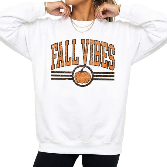 Fall Vibes retro pumpkin graphic crewneck sweatshirt in White, front view