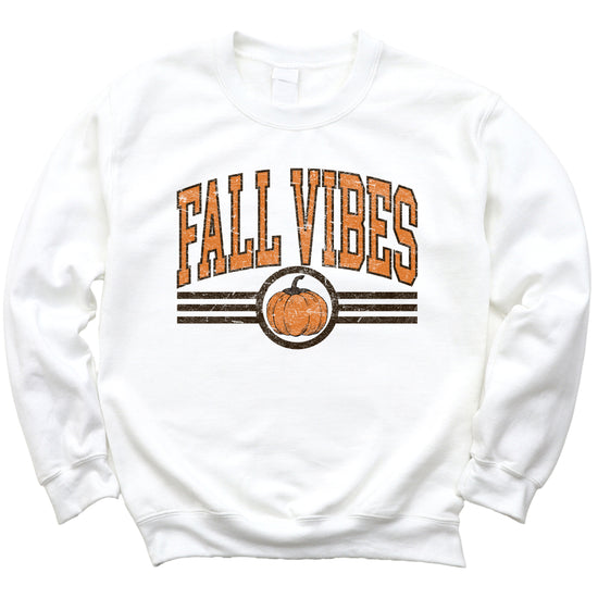 Fall Vibes retro pumpkin graphic crewneck sweatshirt in White, lifestyle shot