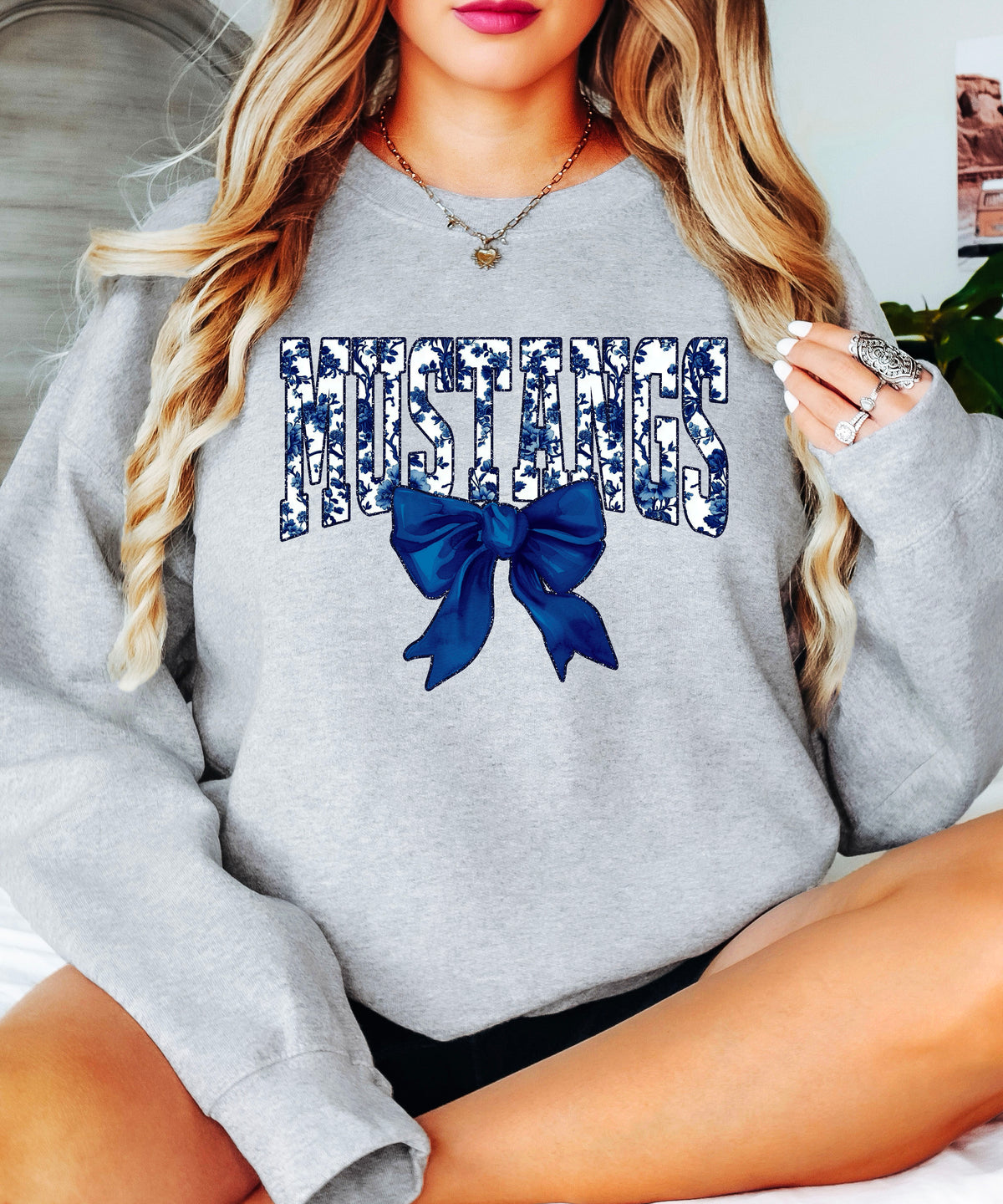 Mustangs navy floral coquette bow crewneck sweatshirt for women, Gray, view 4