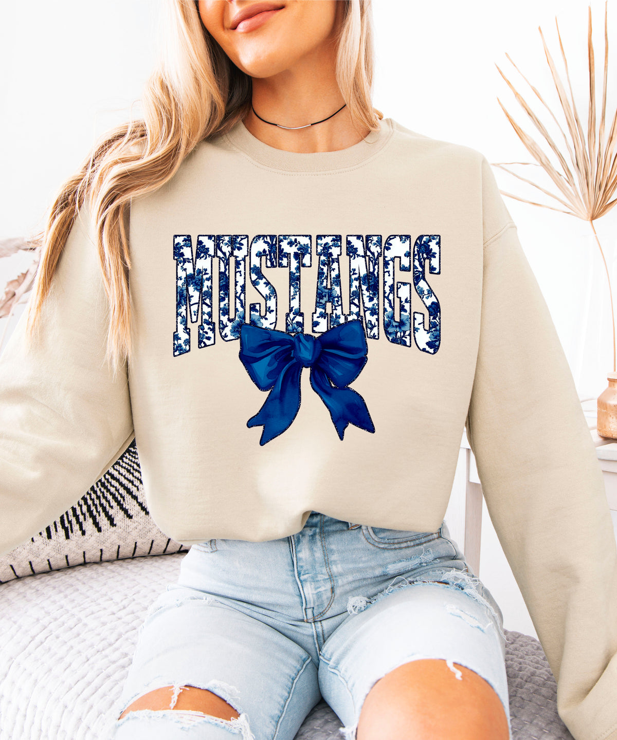 Mustangs navy floral coquette bow crewneck sweatshirt for women, Sand, view 4