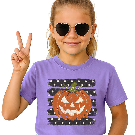 Retro jack-o-lantern pumpkin polka dot Halloween kids tee in Purple, detail view of the pumpkin graphic