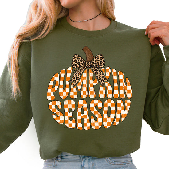 Army Green Pumpkin Season checkered pumpkin leopard bow crewneck sweatshirt for women, front view
