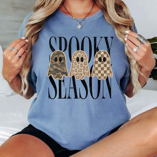 Spooky Season three ghosts Halloween graphic tee in Blue Jean, detail view