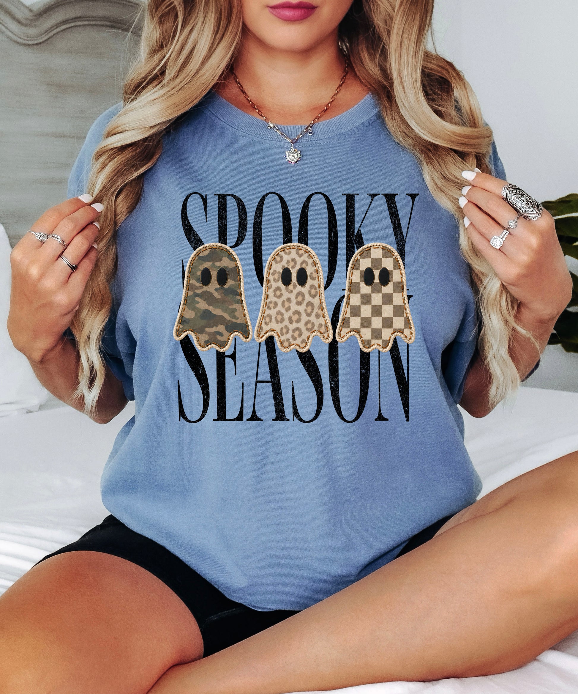 Spooky Season three ghosts Halloween graphic tee in Blue Jean, detail view