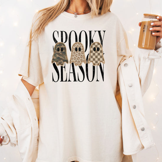 Spooky Season three ghosts Halloween graphic tee in Ivory, detail view