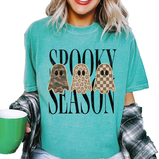 Spooky Season three ghosts Halloween graphic tee in Seafoam, detail view