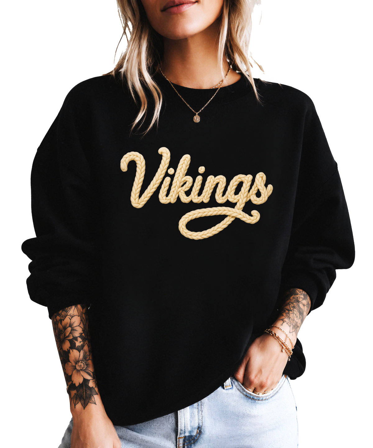 Vikings yarn script school spirit crewneck sweatshirt in Black, detail view