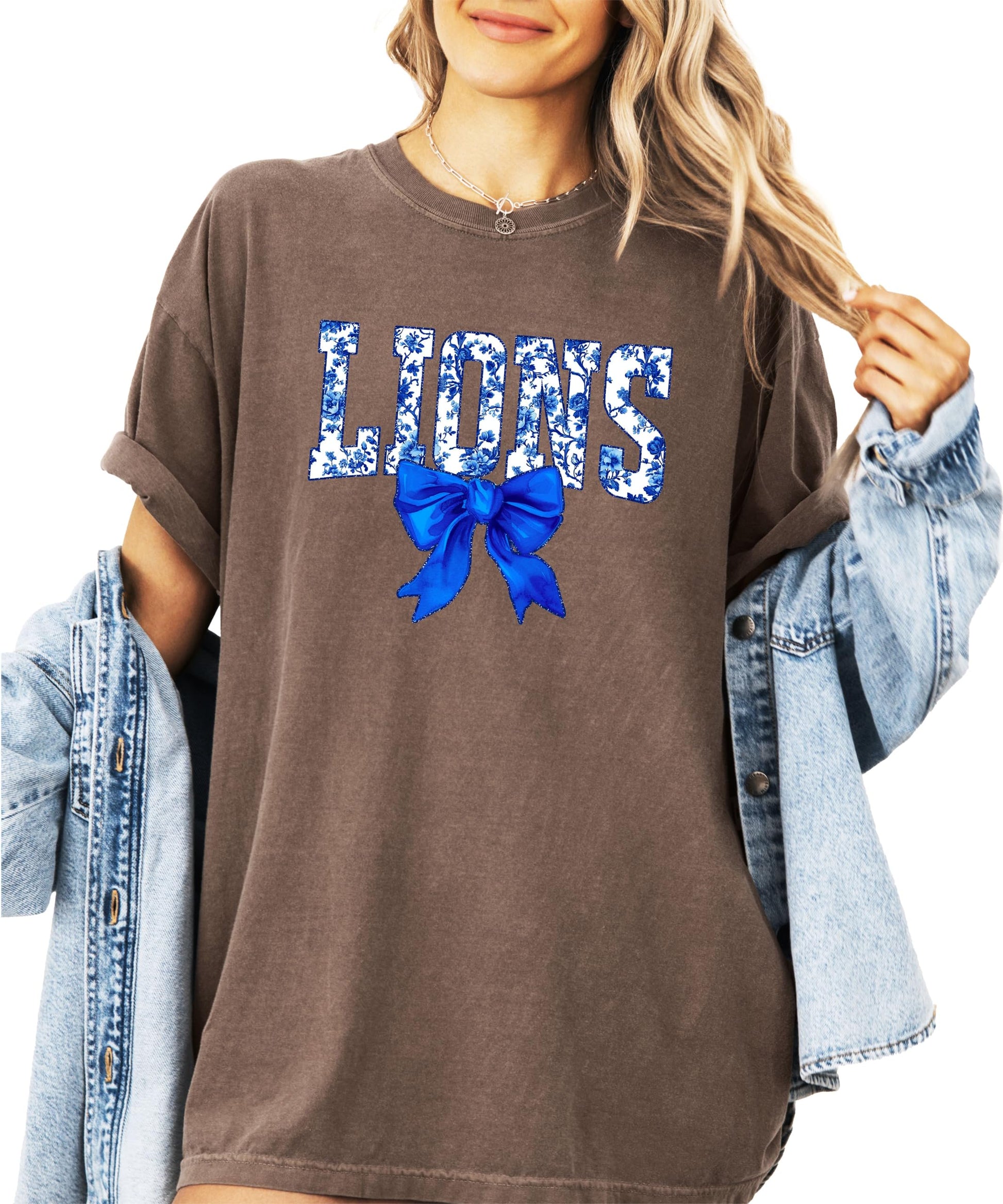 Ivory Lions floral t-shirt with blue bow design for women