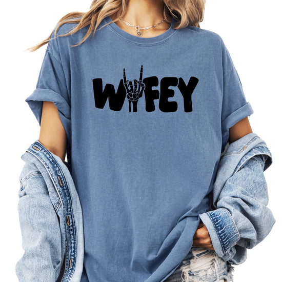 Back view of Wifey skeleton Halloween graphic tee for women